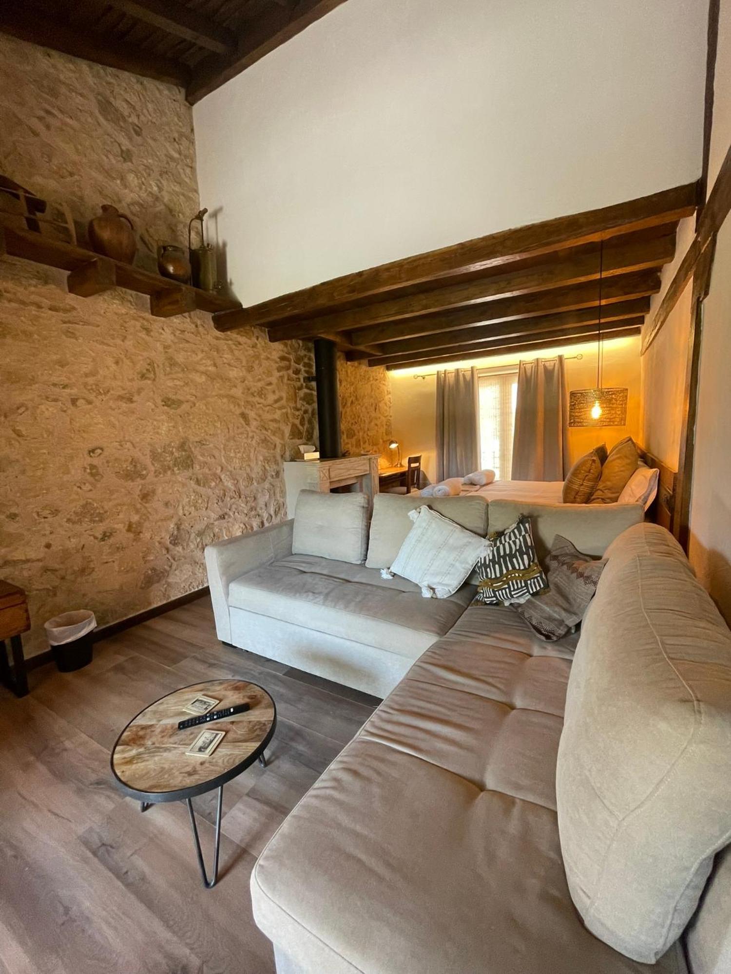 La Casa Del Cantero Pinilla del Valle Esterno foto